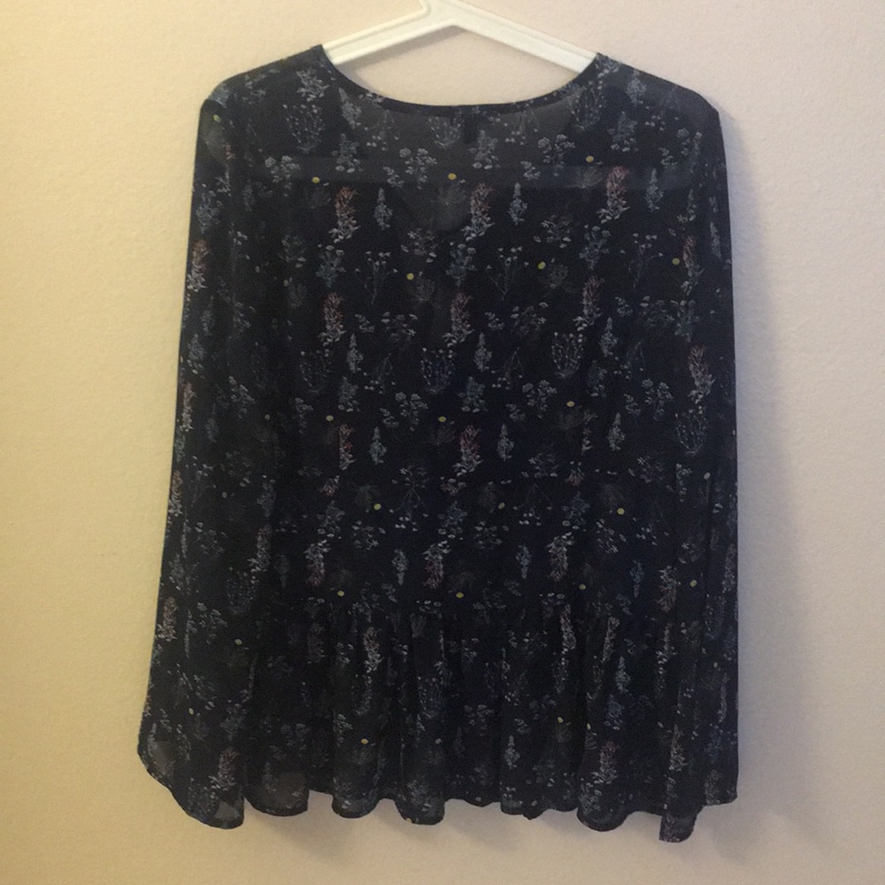 Flower pattern Blouse - Picture 3 of 4